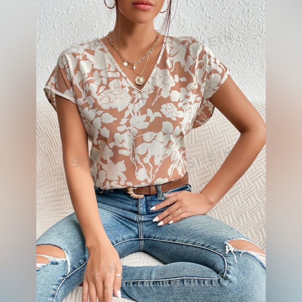 XS Emery Rose floral print v neck blouse